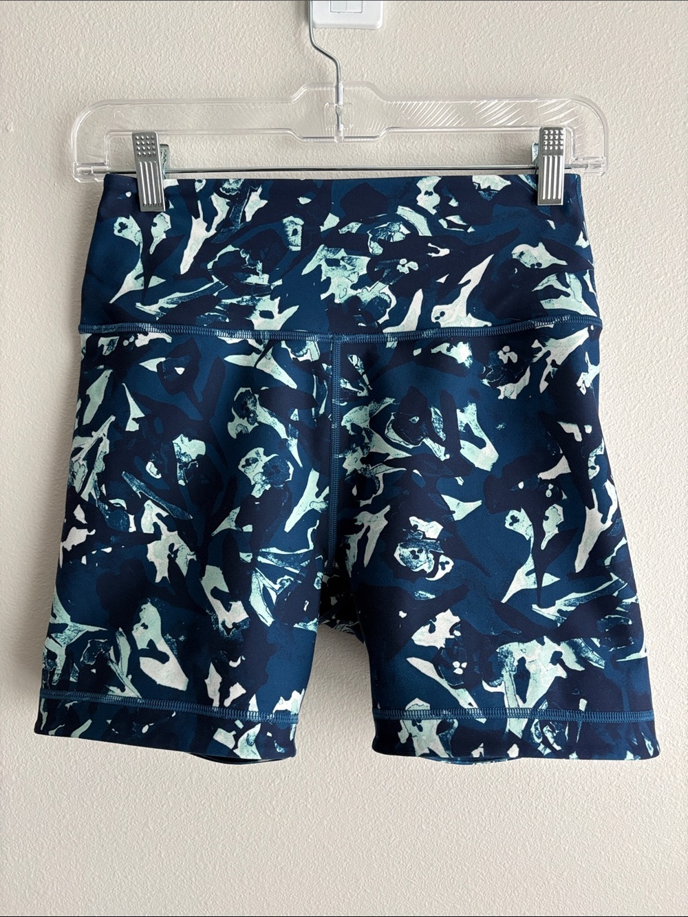 Peloton Reversible Tie-Dye High-Rise Bike Shorts - Women’s Size 26